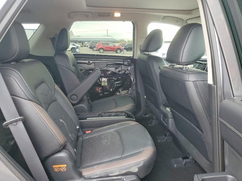 2023 NISSAN PATHFINDER PLATINUM 11