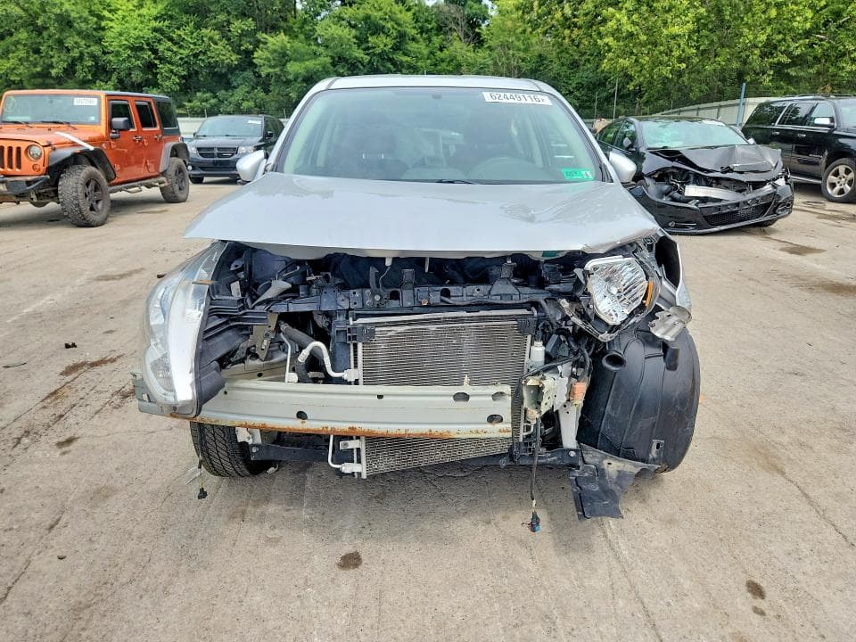 2019 NISSAN VERSA SV 5