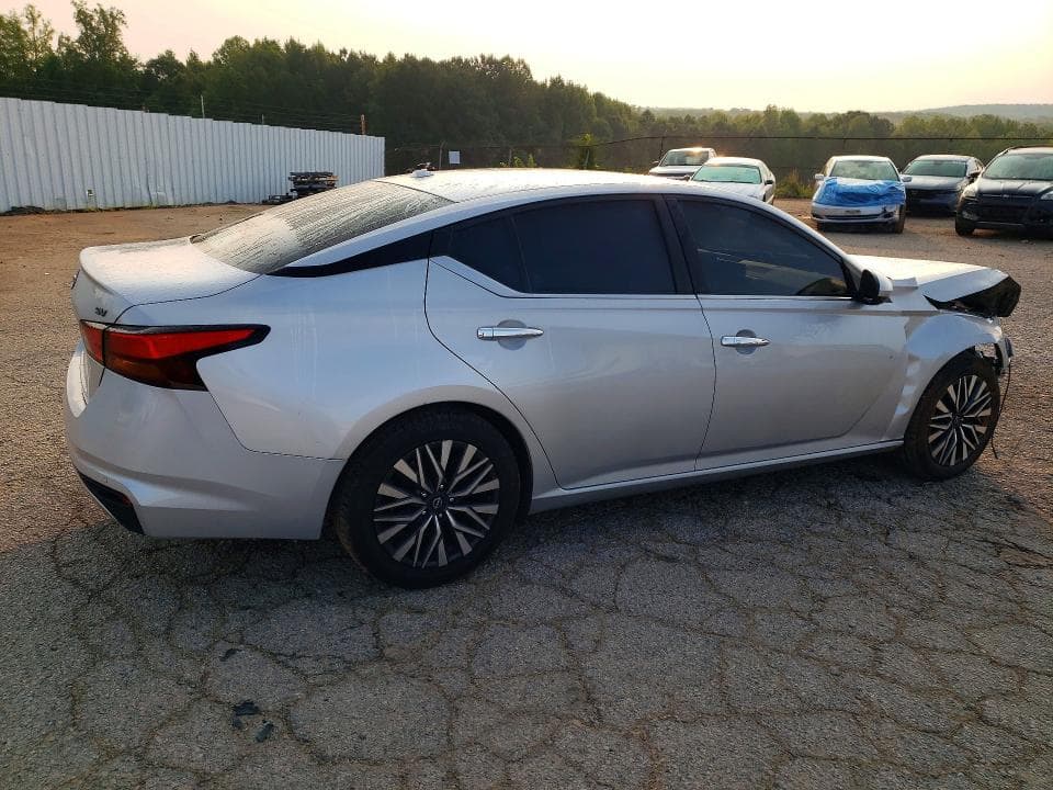 2023 NISSAN ALTIMA SV 3