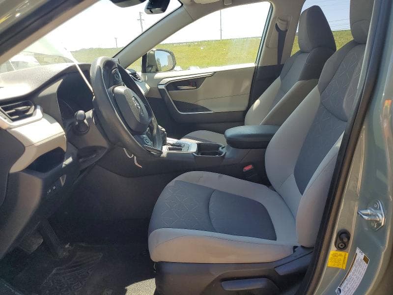 2019 TOYOTA RAV4 XLE 7