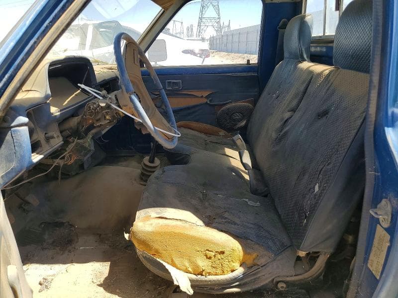 1982 TOYOTA PICKUP 7