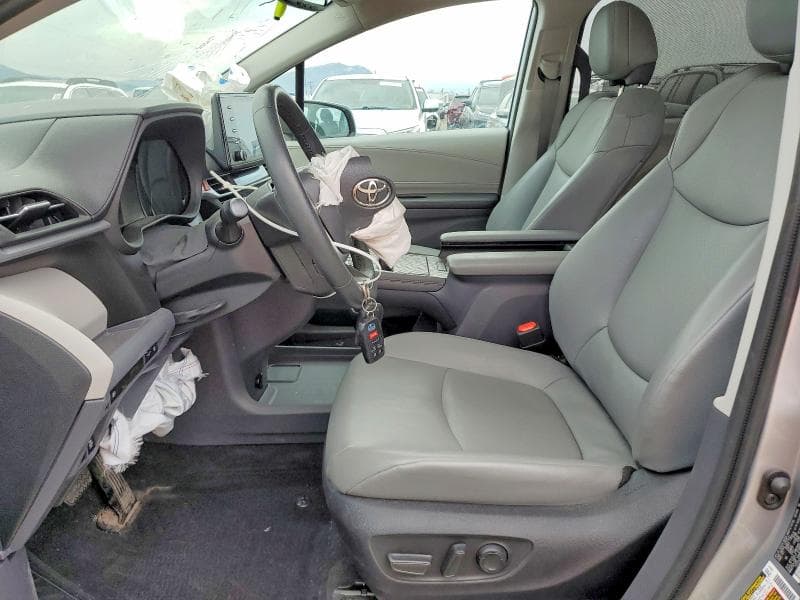 2023 TOYOTA SIENNA XLE 7