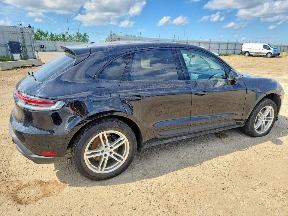 2026 PORSCHE MACAN BASE 3
