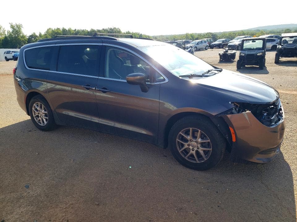2020 CHRYSLER VOYAGER LXI 4