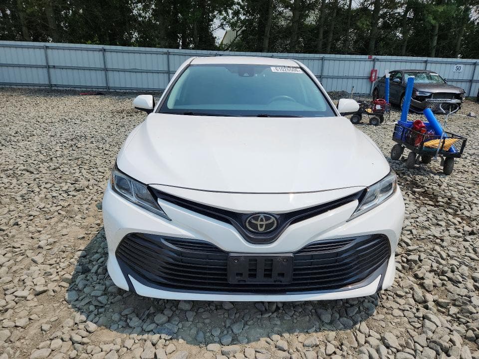 2019 TOYOTA CAMRY LE 5