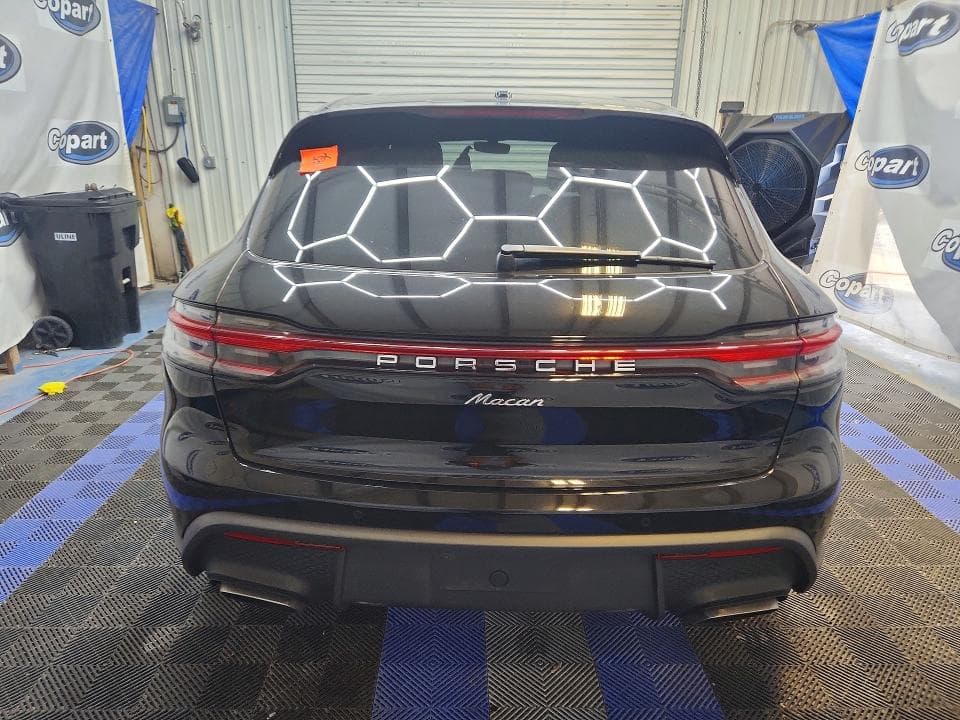 2025 PORSCHE MACAN BASE 6