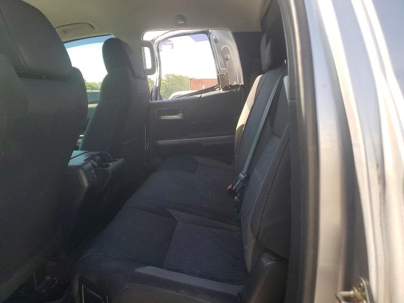 2017 TOYOTA TUNDRA SR5 10