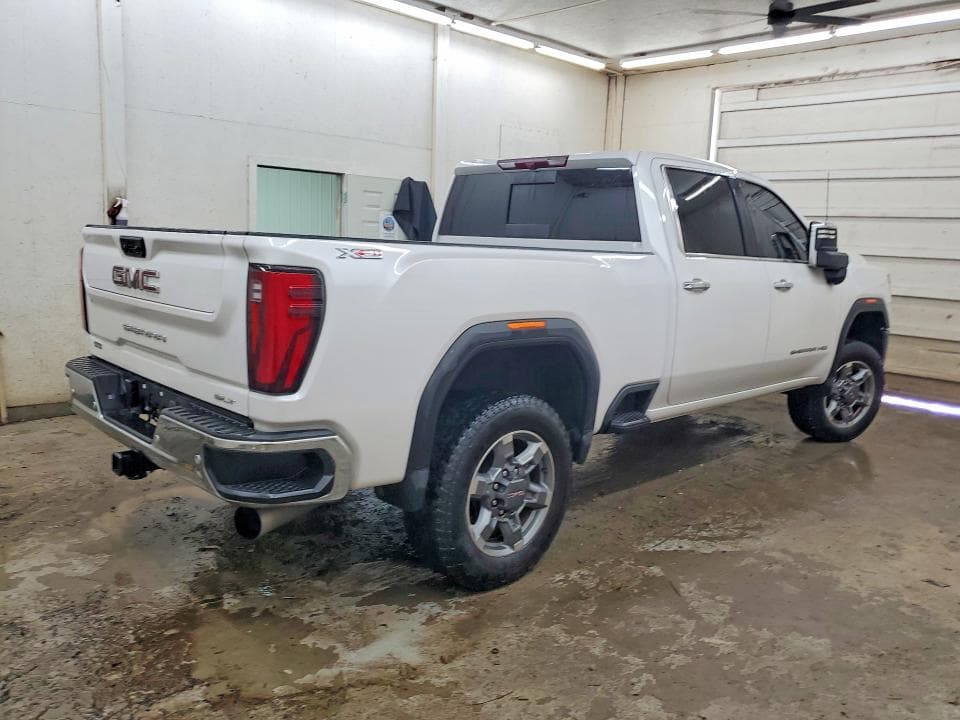 2025 GMC SIERRA K2500 SLT 3