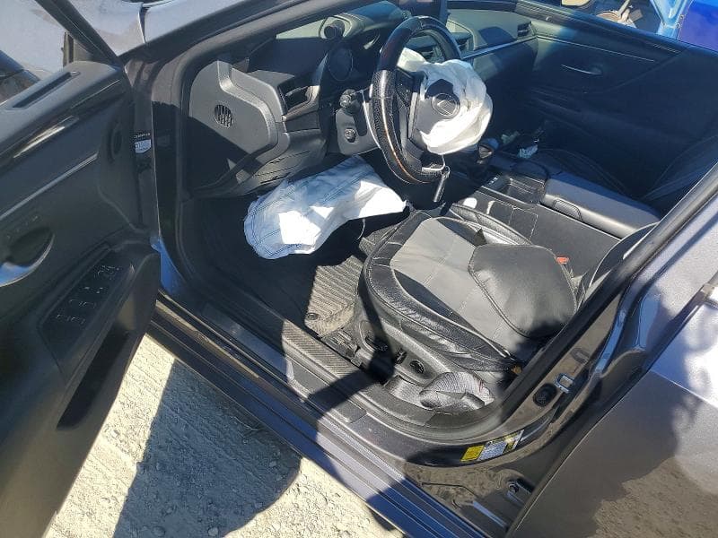 2021 LEXUS ES 300H 8