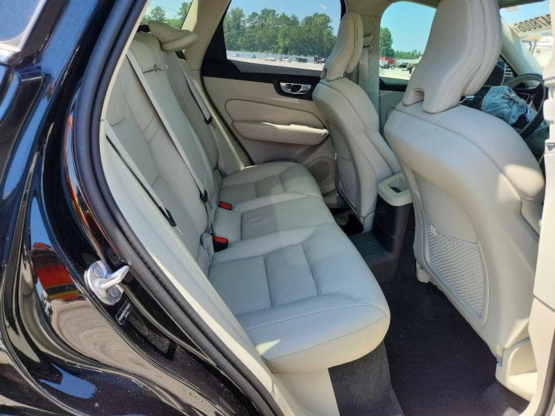 2025 VOLVO XC60 PLUS 11