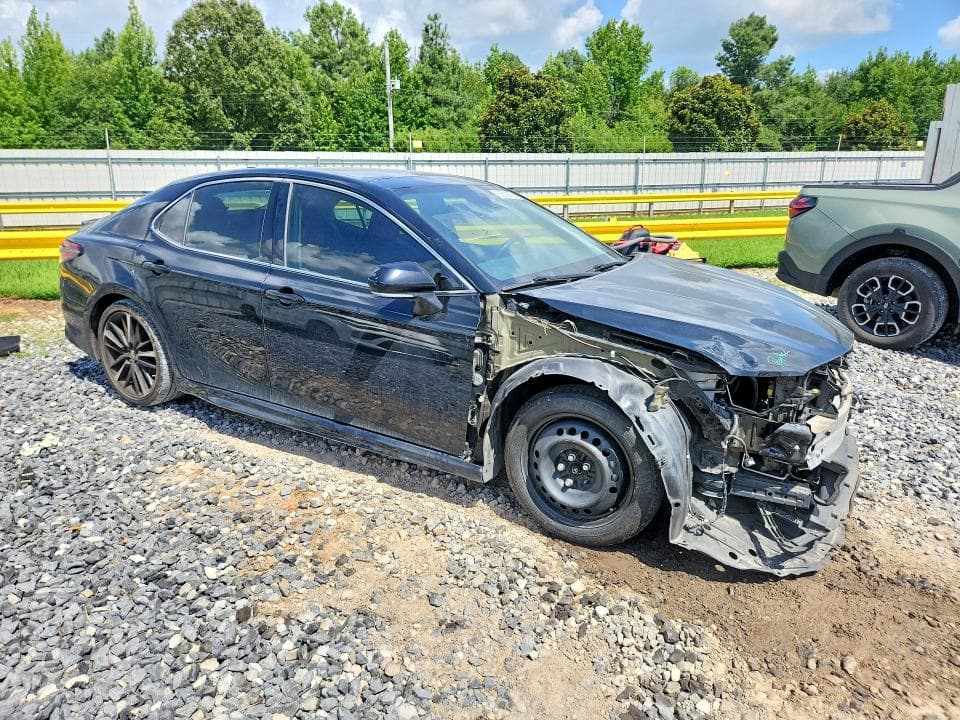 2019 TOYOTA CAMRY XSE 4