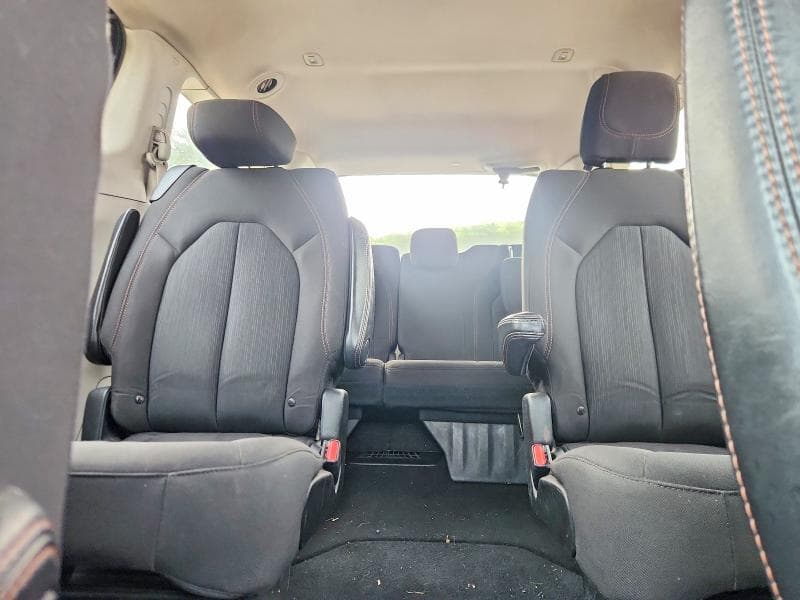 2018 CHRYSLER PACIFICA TOURING 10