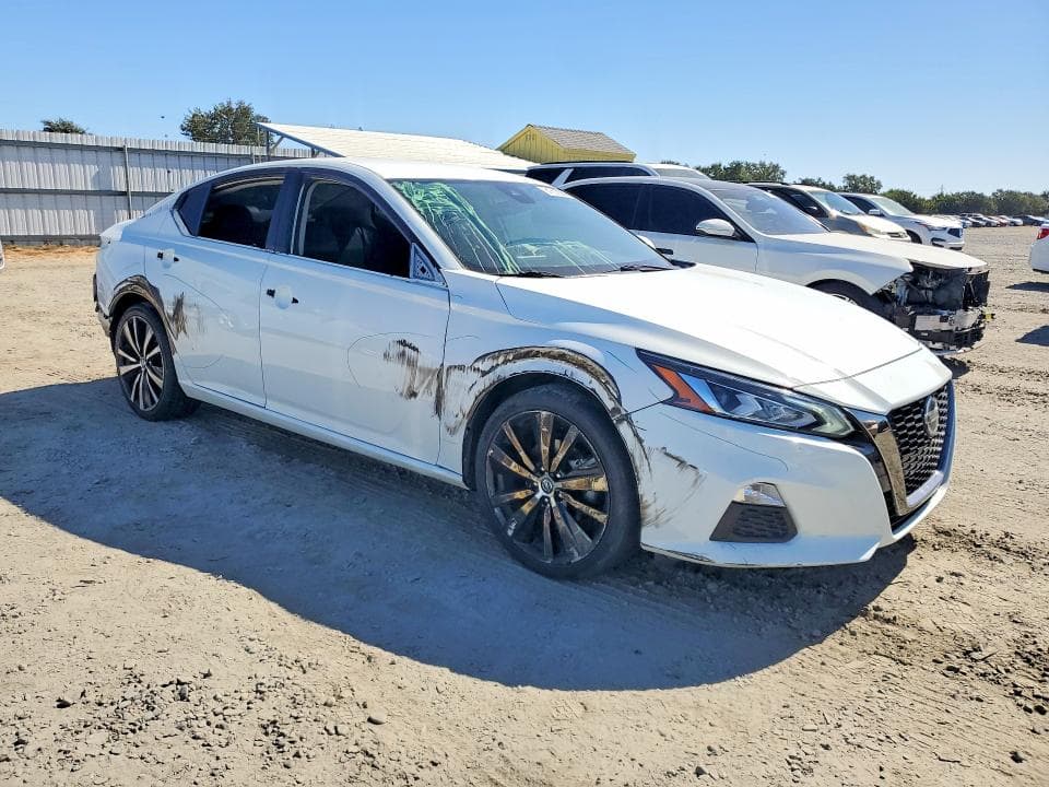 2021 NISSAN ALTIMA SR 4