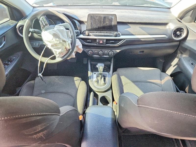 2021 KIA FORTE FE 8