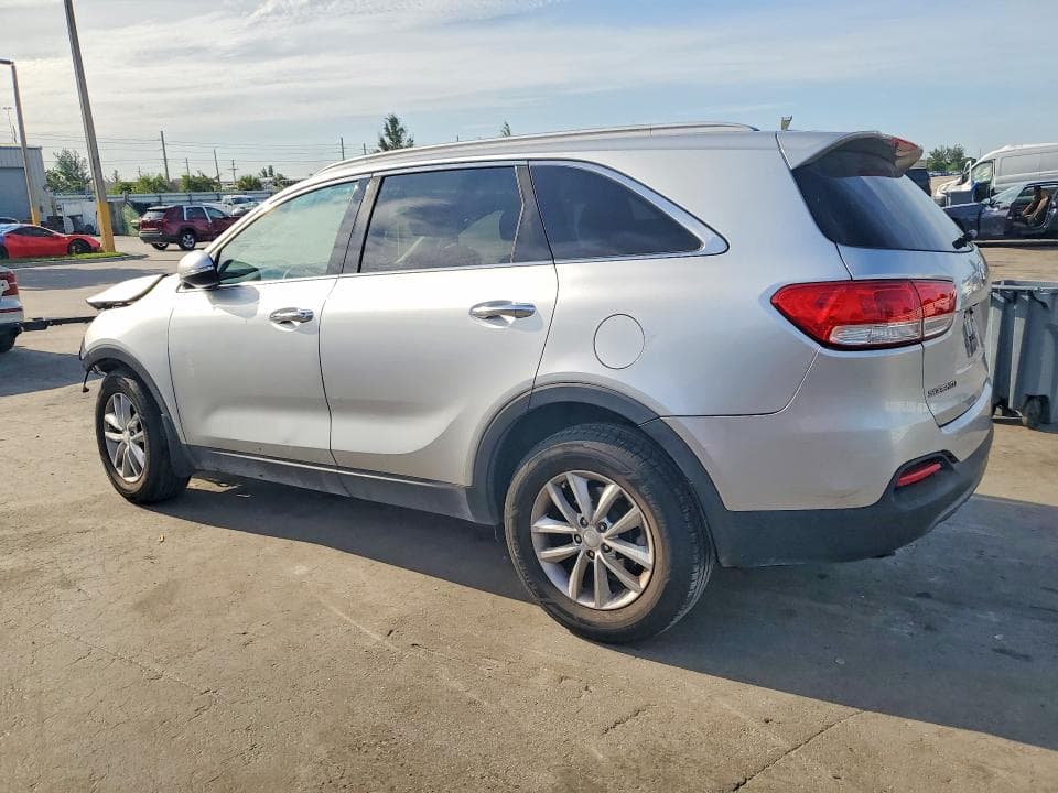 2018 KIA SORENTO LX 2
