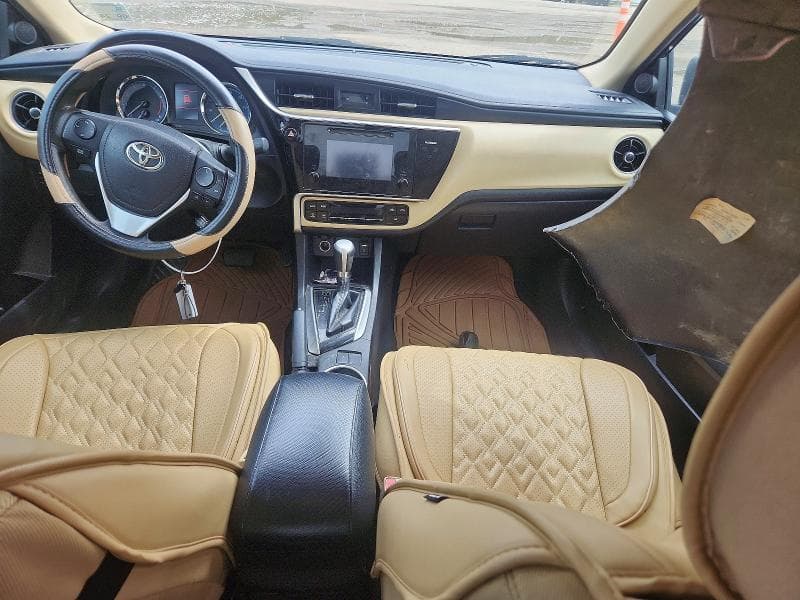 2017 TOYOTA COROLLA LE 8