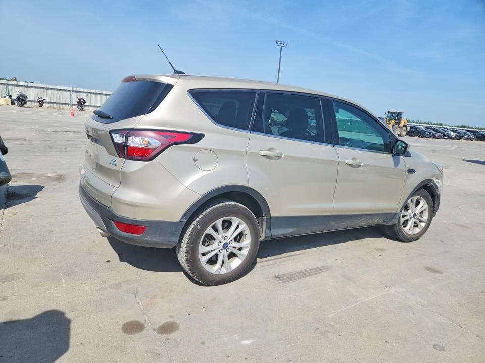 2017 FORD ESCAPE SE 3
