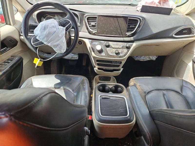2023 CHRYSLER PACIFICA TOURING L 8
