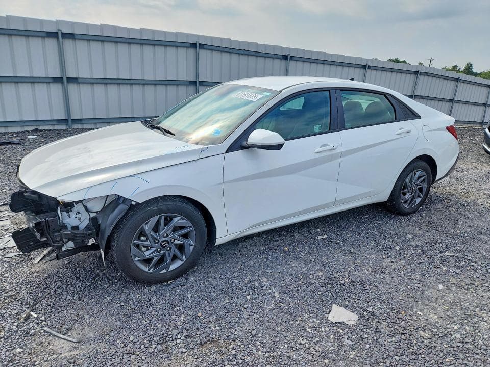 2024 HYUNDAI ELANTRA SEL - 1