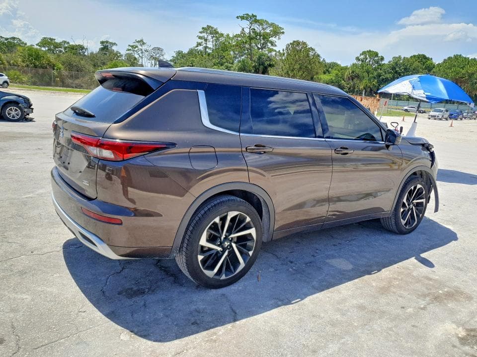 2022 MITSUBISHI OUTLANDER SEL 3