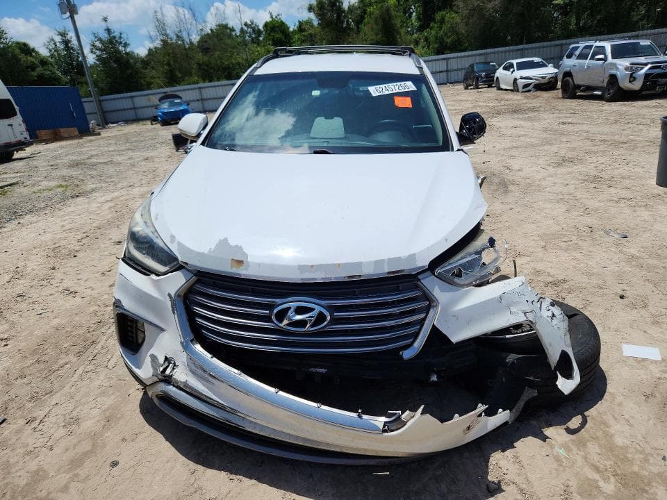 2017 HYUNDAI SANTA FE SE 5