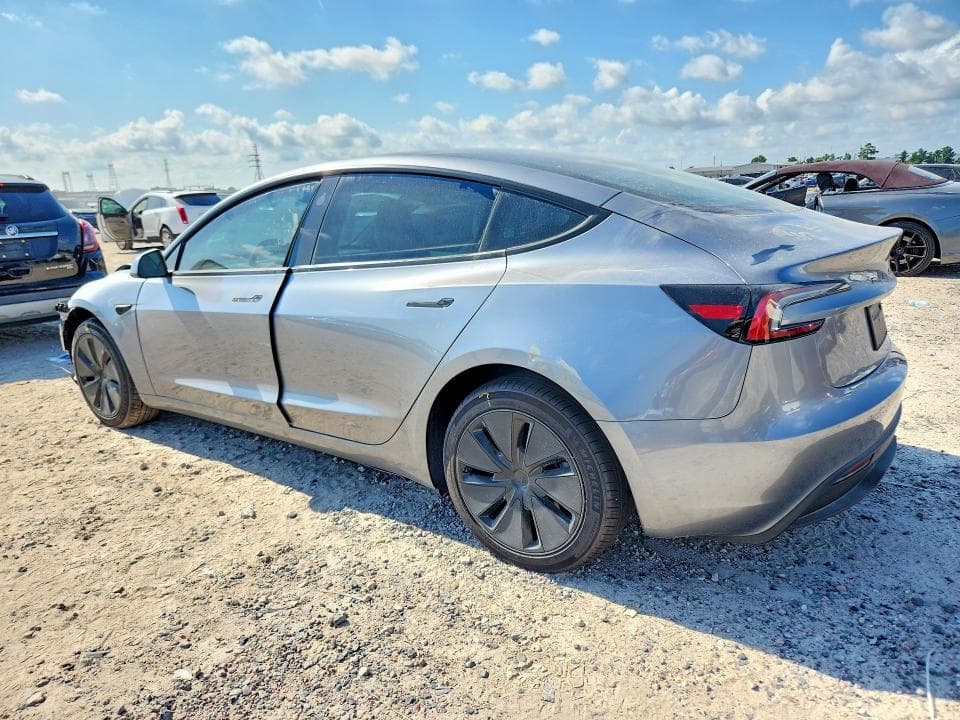 2026 TESLA MODEL 3 2