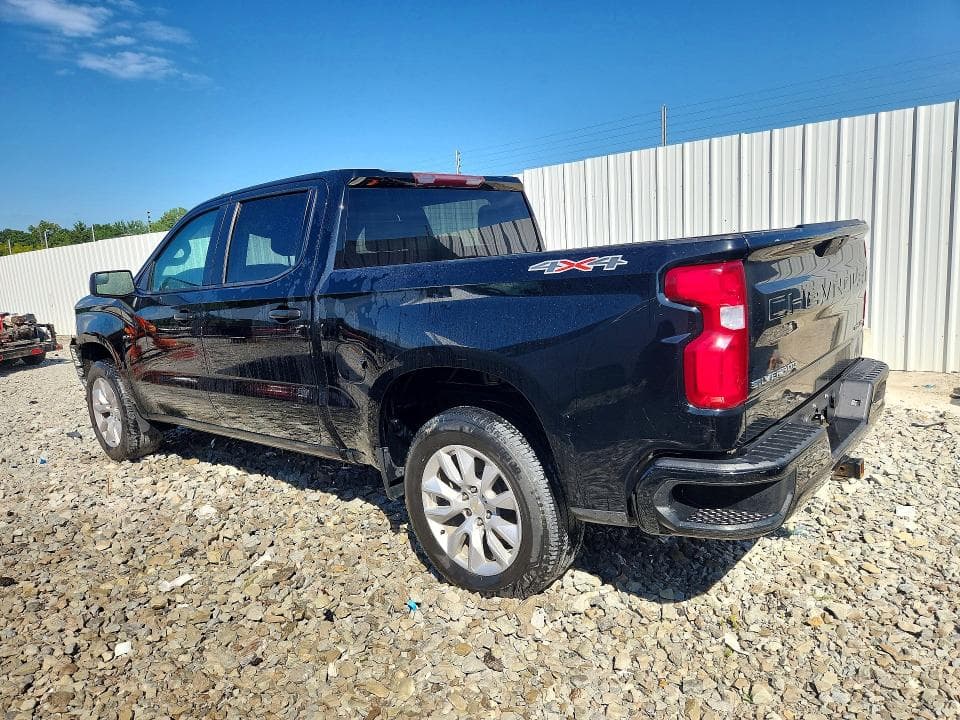 2021 CHEVROLET SILVERADO K1500 CUSTOM 2