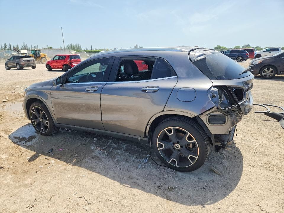 2019 MERCEDES-BENZ GLA 250 2