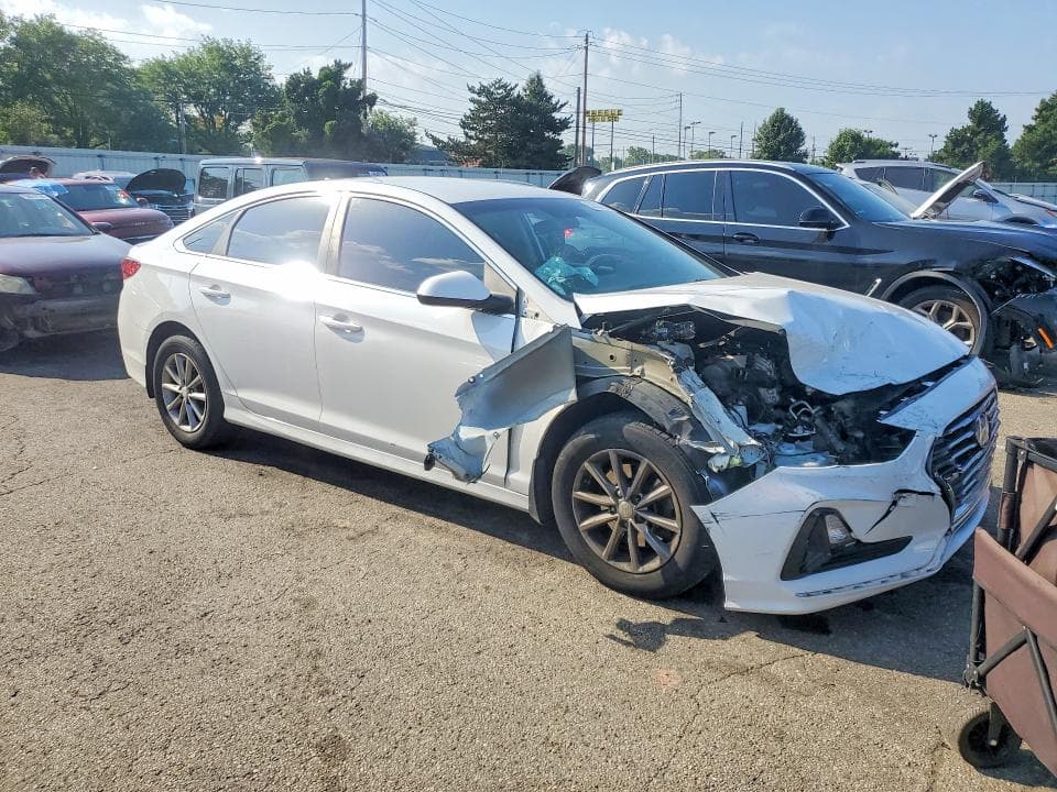 2018 HYUNDAI SONATA SE 4