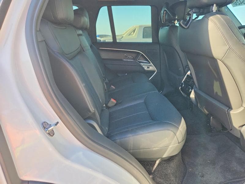2026 LAND ROVER RANGE ROVER SE 11