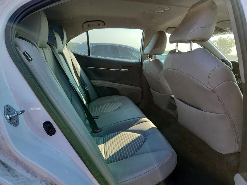 2022 TOYOTA CAMRY HYBRID SE 10