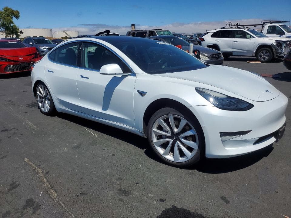 2018 TESLA MODEL 3 4