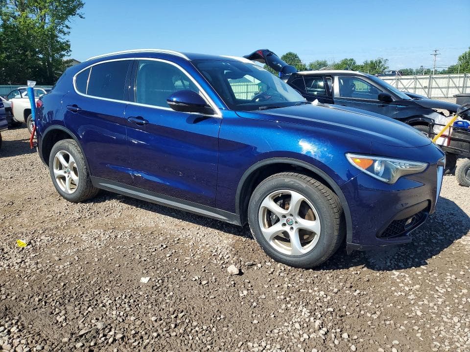2018 ALFA ROMEO STELVIO 4