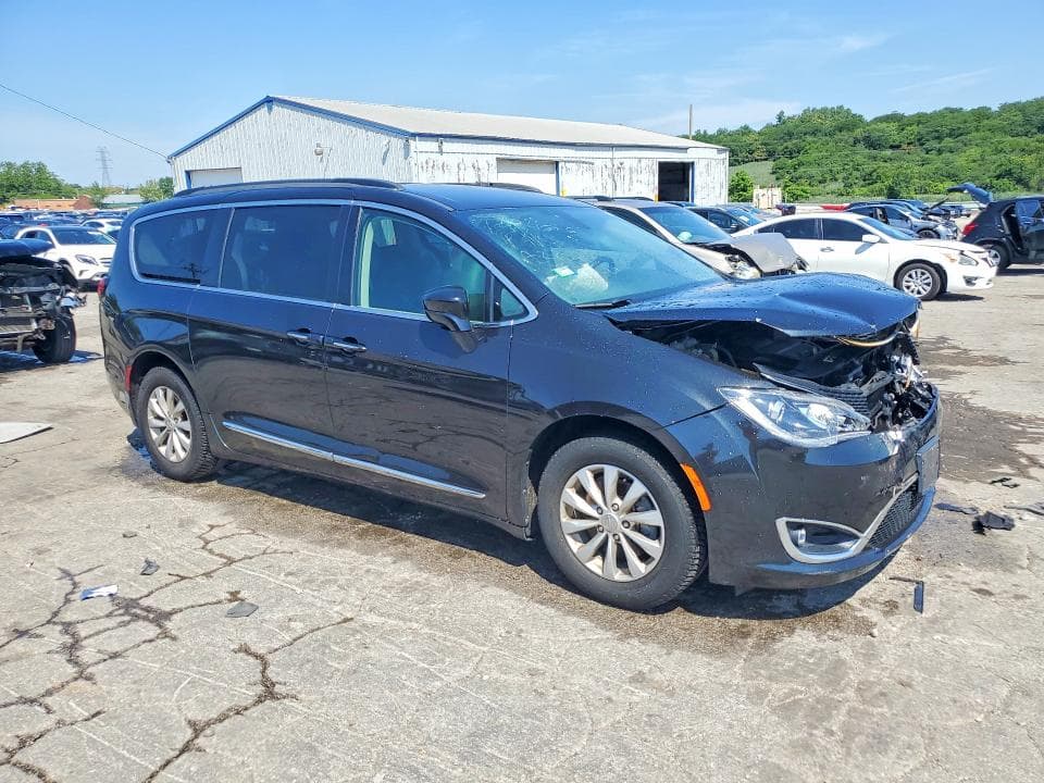 2017 CHRYSLER PACIFICA TOURING L 4