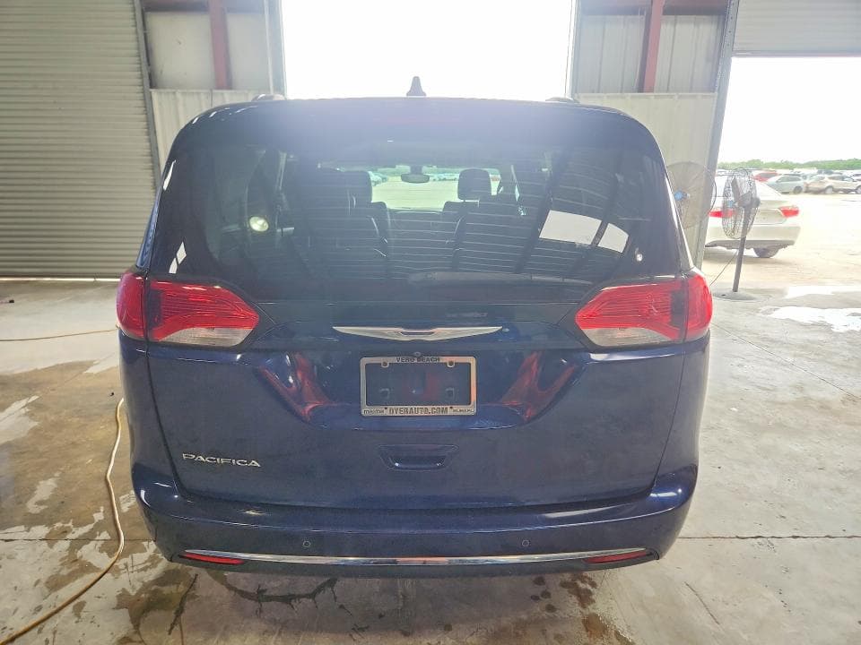 2017 CHRYSLER PACIFICA TOURING L 6