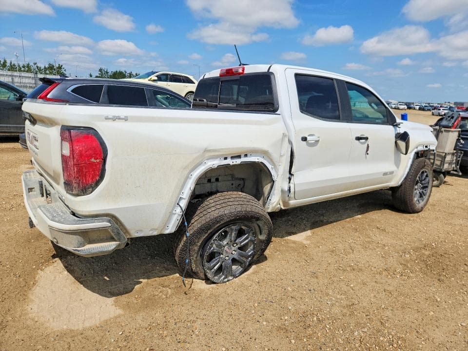 2025 GMC CANYON ELEVATION 3