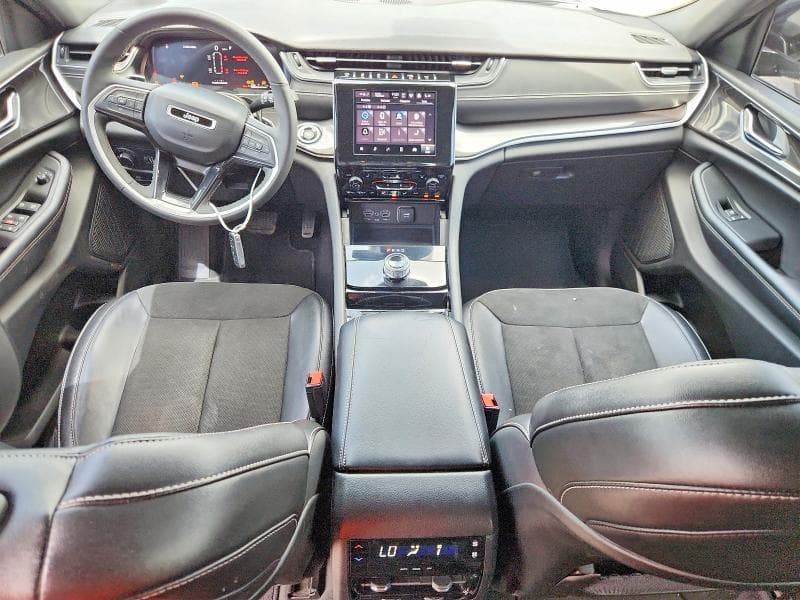 2023 JEEP GRAND CHEROKEE L LAREDO 8