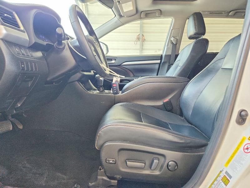 2019 TOYOTA HIGHLANDER XLE 7