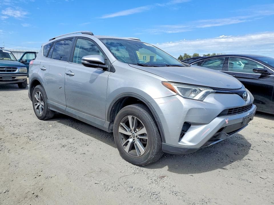 2017 TOYOTA RAV4 XLE 4