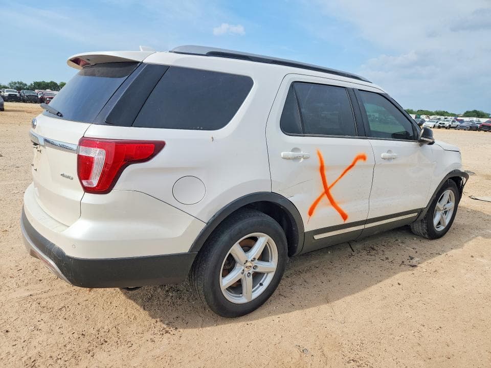 2017 FORD EXPLORER XLT 3