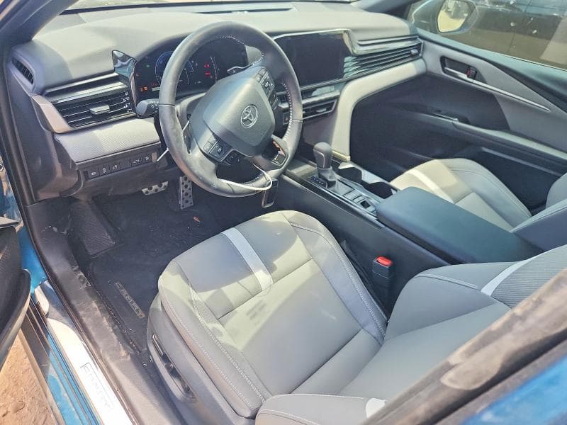2025 TOYOTA CAMRY SE 8