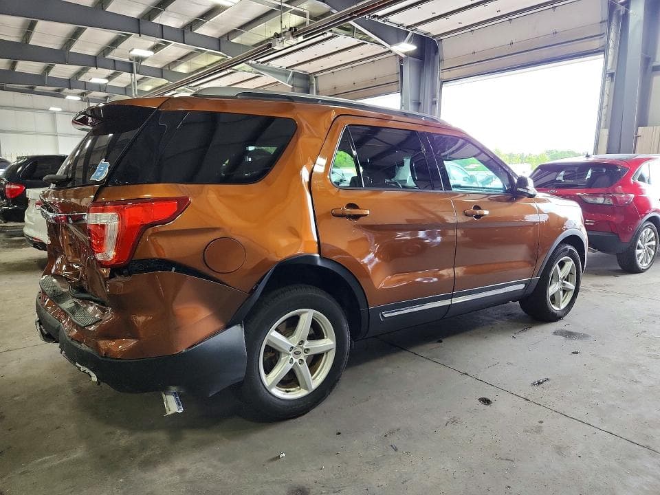2017 FORD EXPLORER XLT 3