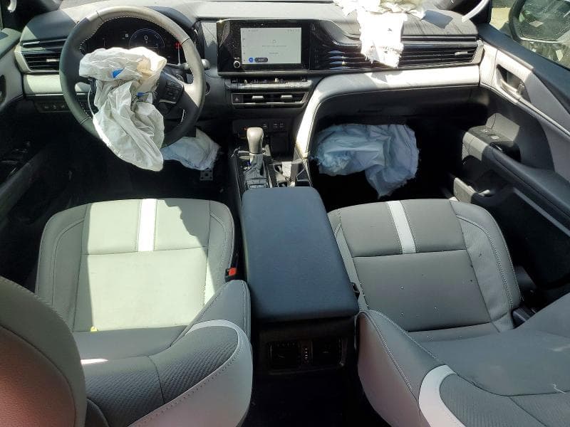 2026 TOYOTA CAMRY SE 8
