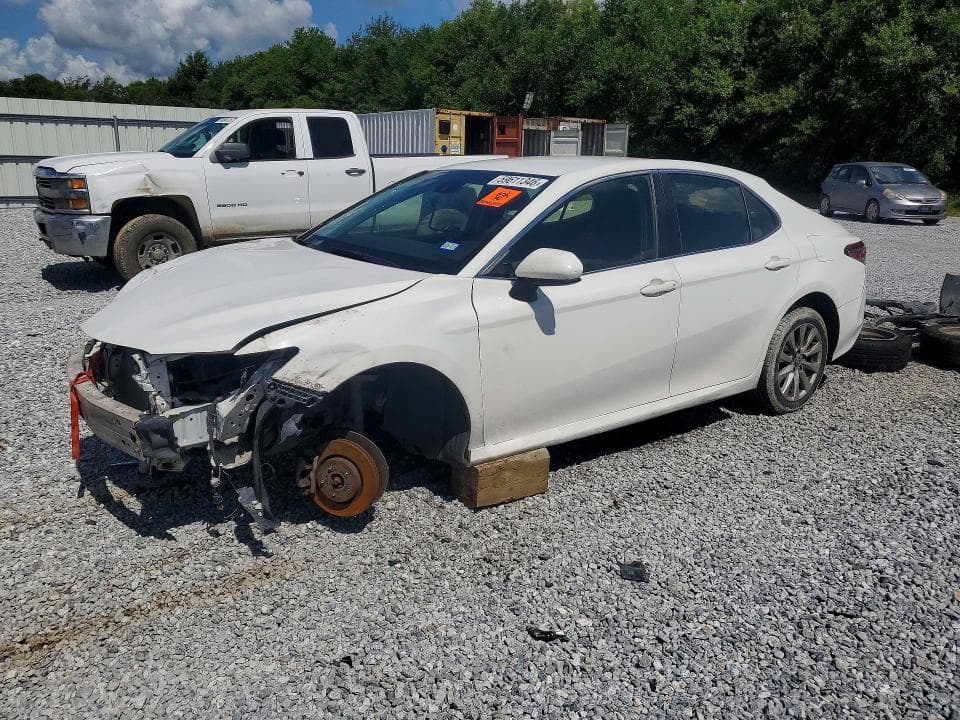 2018 TOYOTA CAMRY LE