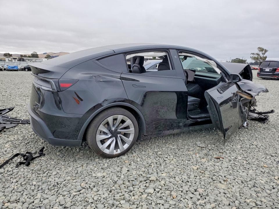2026 TESLA MODEL Y 3