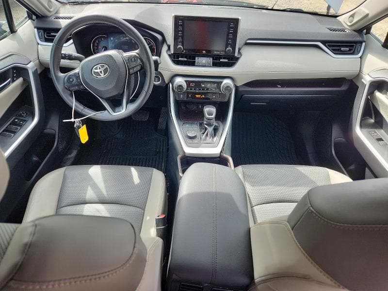 2020 TOYOTA RAV4 LIMITED 8