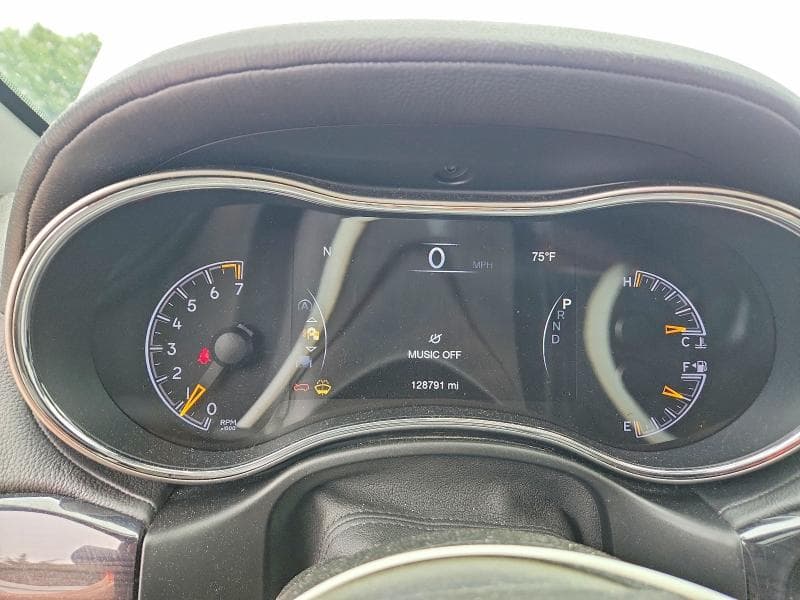 2019 JEEP GRAND CHEROKEE OVERLAND 9