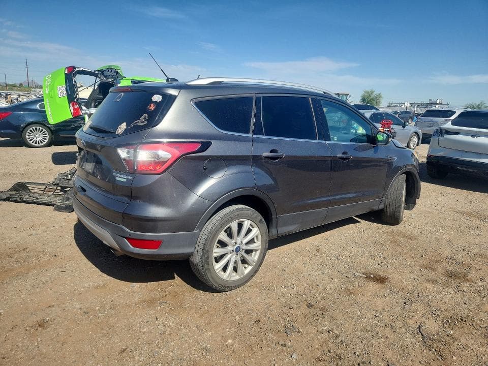 2017 FORD ESCAPE TITANIUM 3