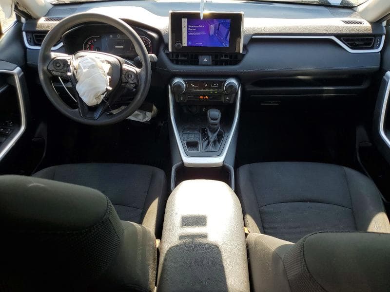 2024 TOYOTA RAV4 LE 8