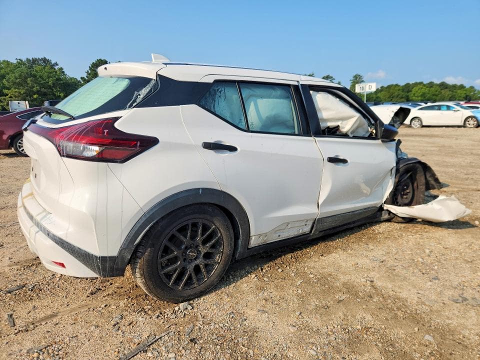 2021 NISSAN KICKS S 3